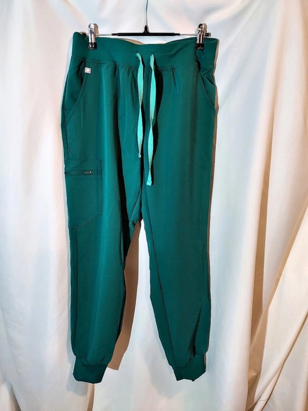 FIGS Cactus Green Zamora Jogger Scrub Pants Medium Petite